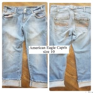 American Eagle size 10 Capris